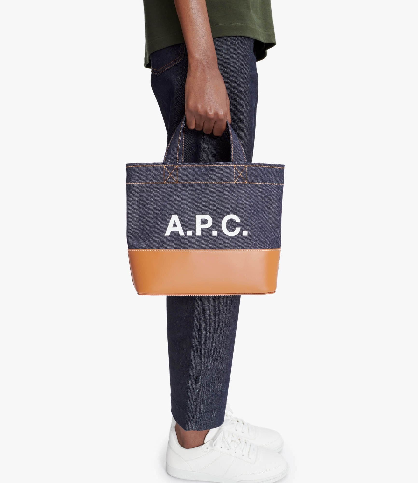 A.P.C アクセルトートバッグ　キャメル　レザー　大容量　ユニセックス Axel ミニトートバッグ｜UNISEXE / SACS｜A.P.C. | アーペーセー日本