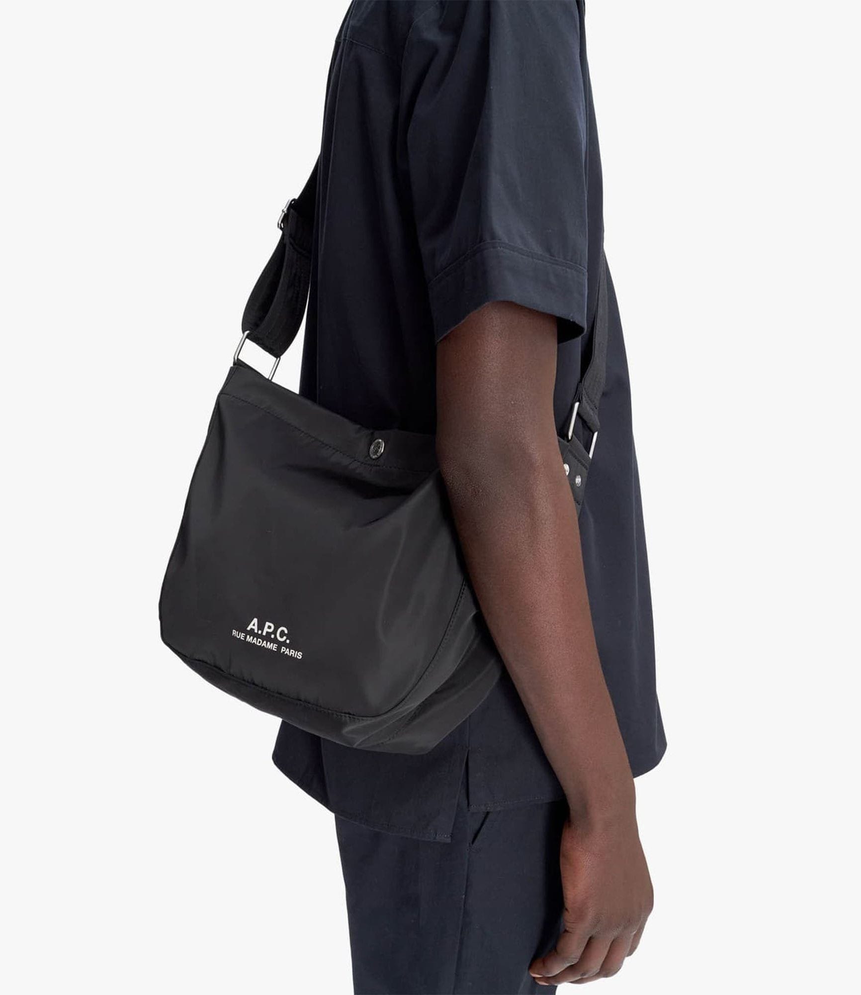A.P.C. JOURNAL SMAL ショルダーバッグ Journal スモールバッグ｜UNISEXE / SACS｜A.P.C.